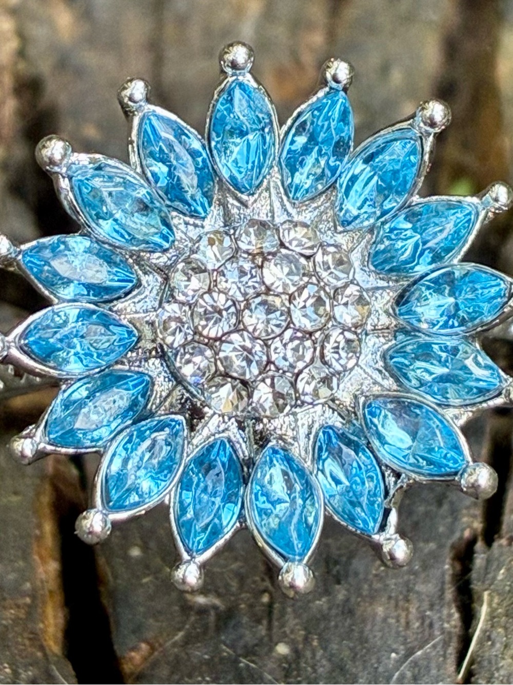 🩵 Blue Crystal Rhinestone Floral Silver-Tone Ring